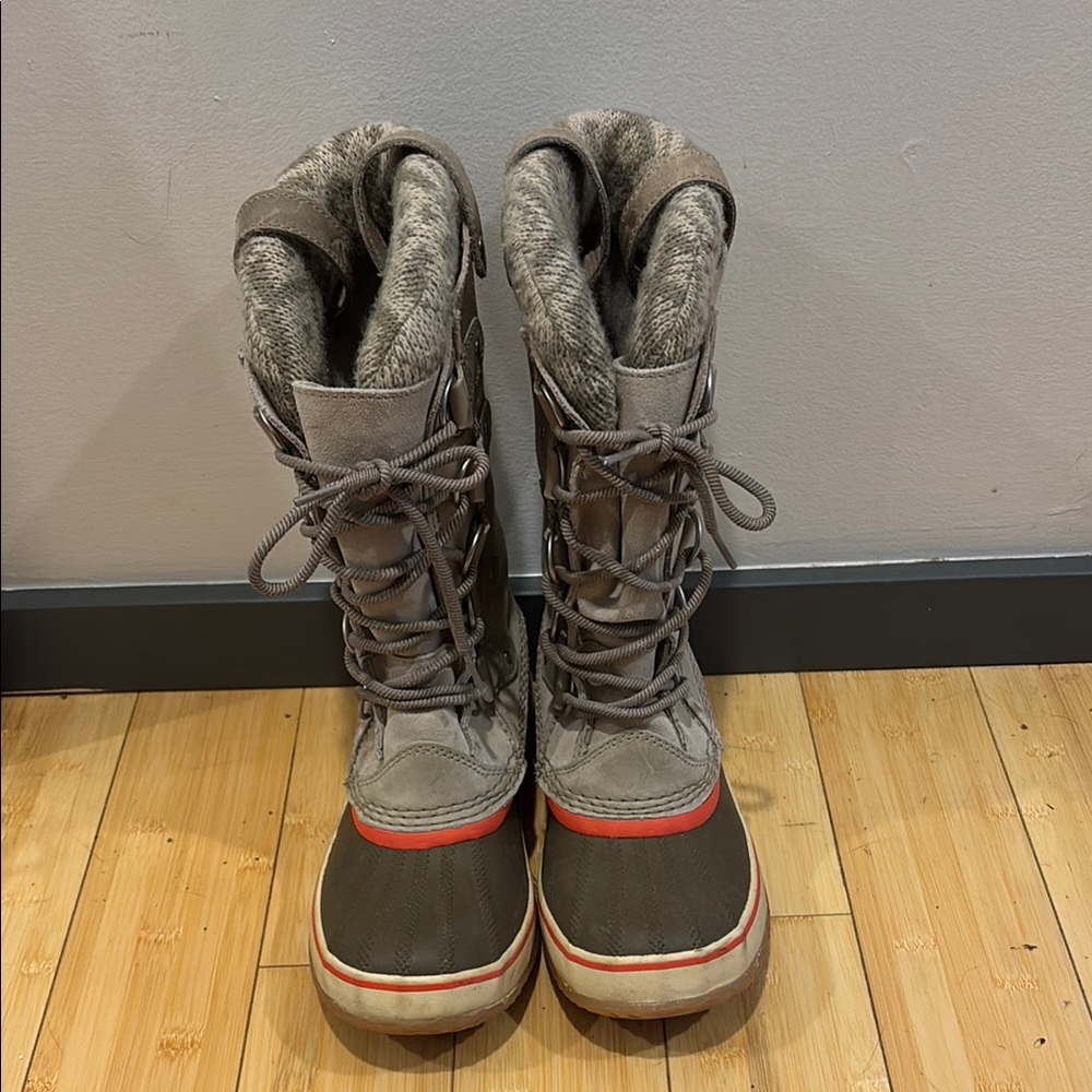 Sorel Women's Winter Boots - Gray and Red